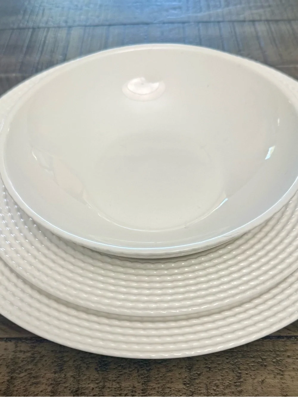 Kate Spade New York Wickford by Lennox 12 Piece Dinnerware Set. Service for 4.
